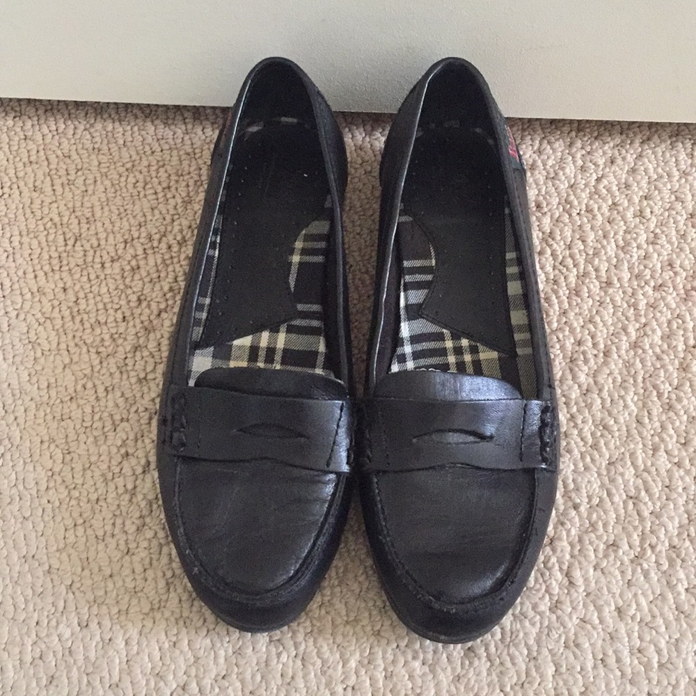 Bass black leather loafers